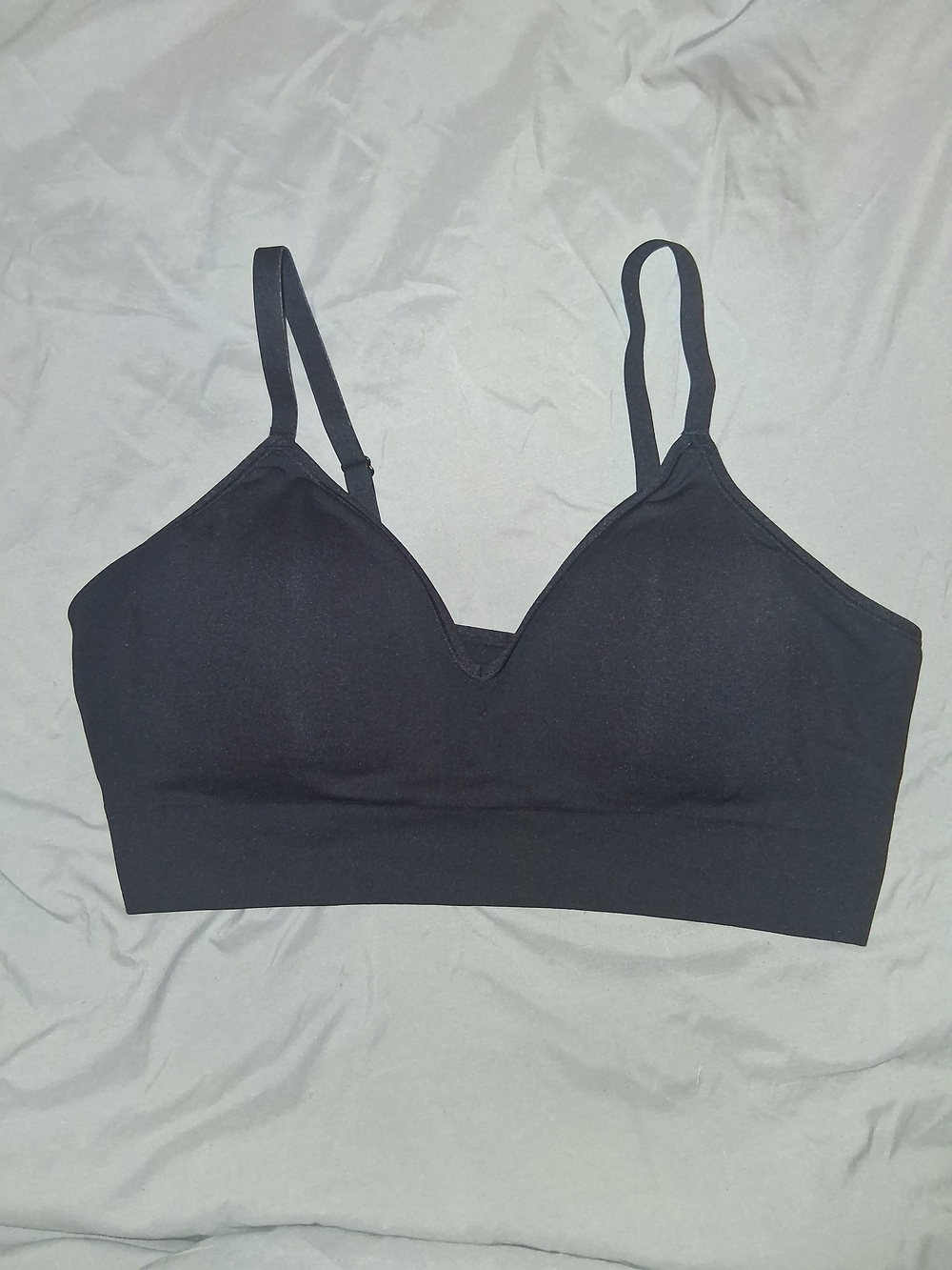 Underoutfit 450 The Pullover Bralette in Black (Size XL)